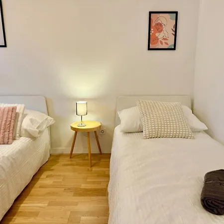 Modern Ground Floor With Patio Near Vienna * Wiener Neudorf
