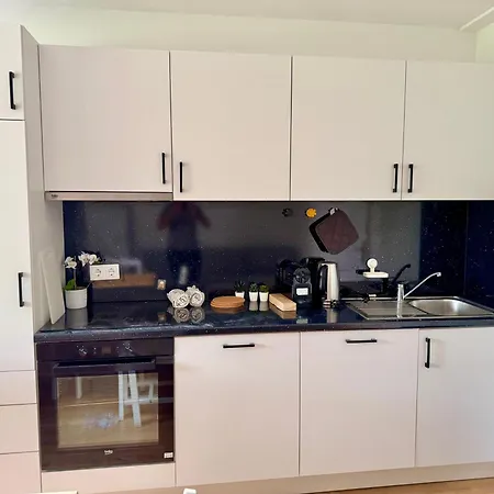 Modern Ground Floor With Patio Near Vienna * Wiener Neudorf